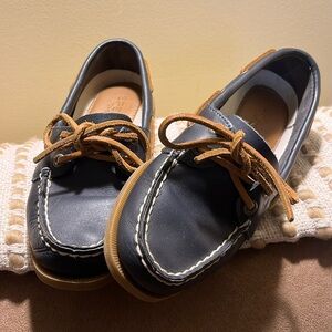 Womens SPERRY Leather  Navy Blue  Boat Shoe Size 6 very good pre loved cond